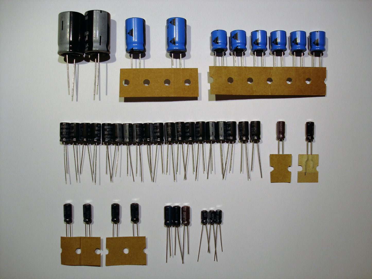NAD 5420 / 5425 Elektrolyt-Kondensator-Set komplett recap repair