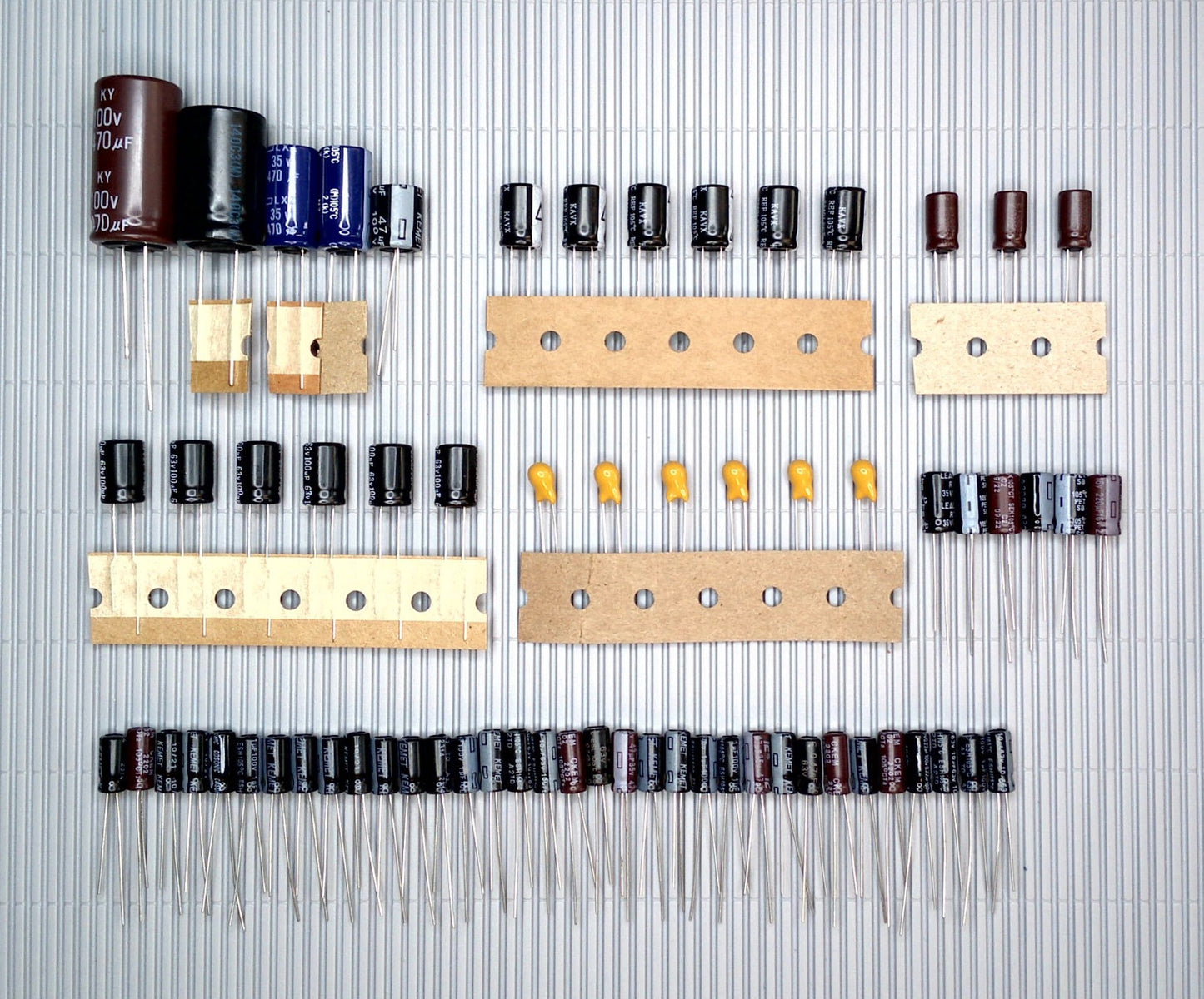 GRUNDIG MXV 100 Elektrolyt-Kondensator-Set komplett recap repair