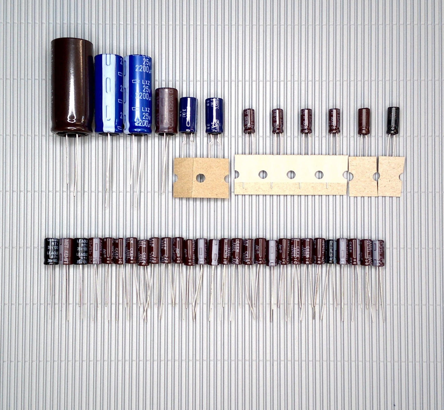 GRUNDIG CD 8400 Elektrolyt-Kondensator-Set komplett recap repair