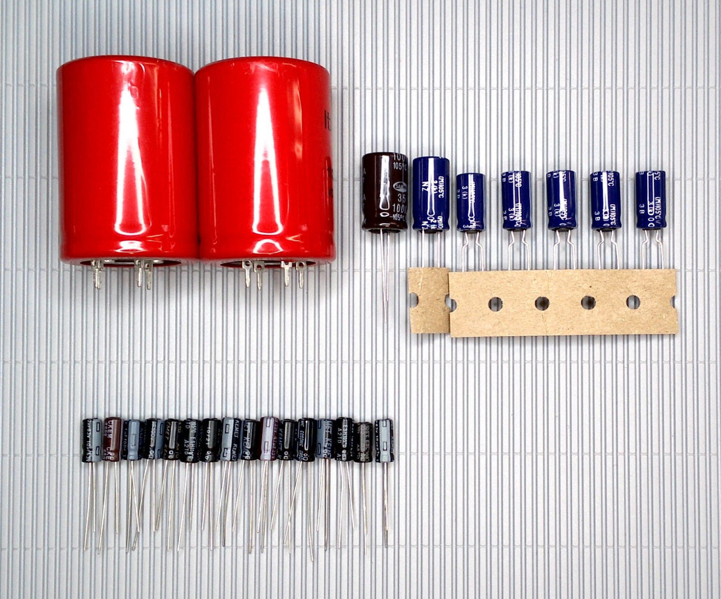 GRUNDIG Super Hifi Aktivbox 20 und 30 Elektrolyt-Kondensator-Set recap repair