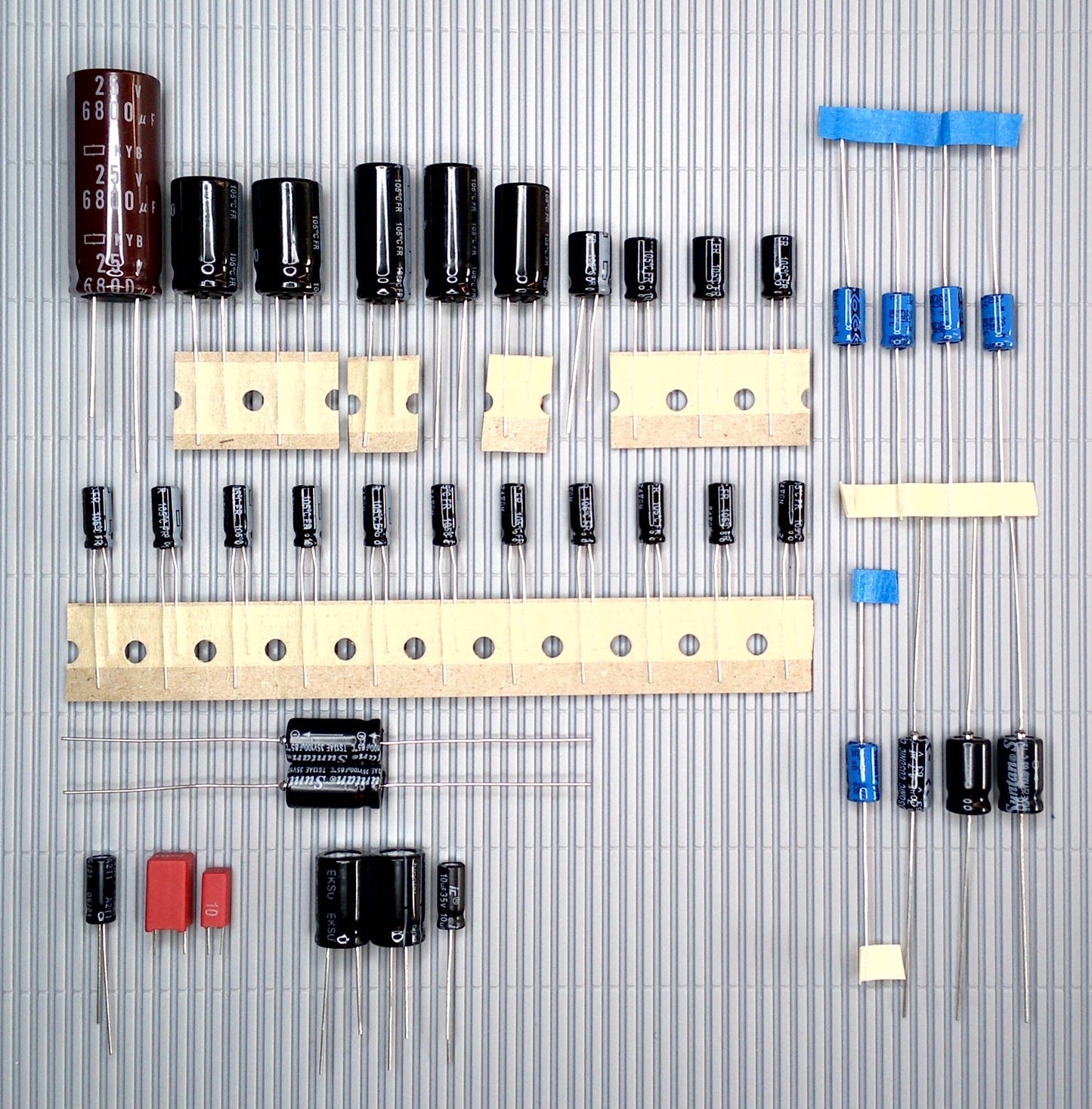 Philips CD624 CD824 kompletter Elko-Satz! Elektrolyt-Kondensator-Satz für Reparatur, Recapping und Upgrade