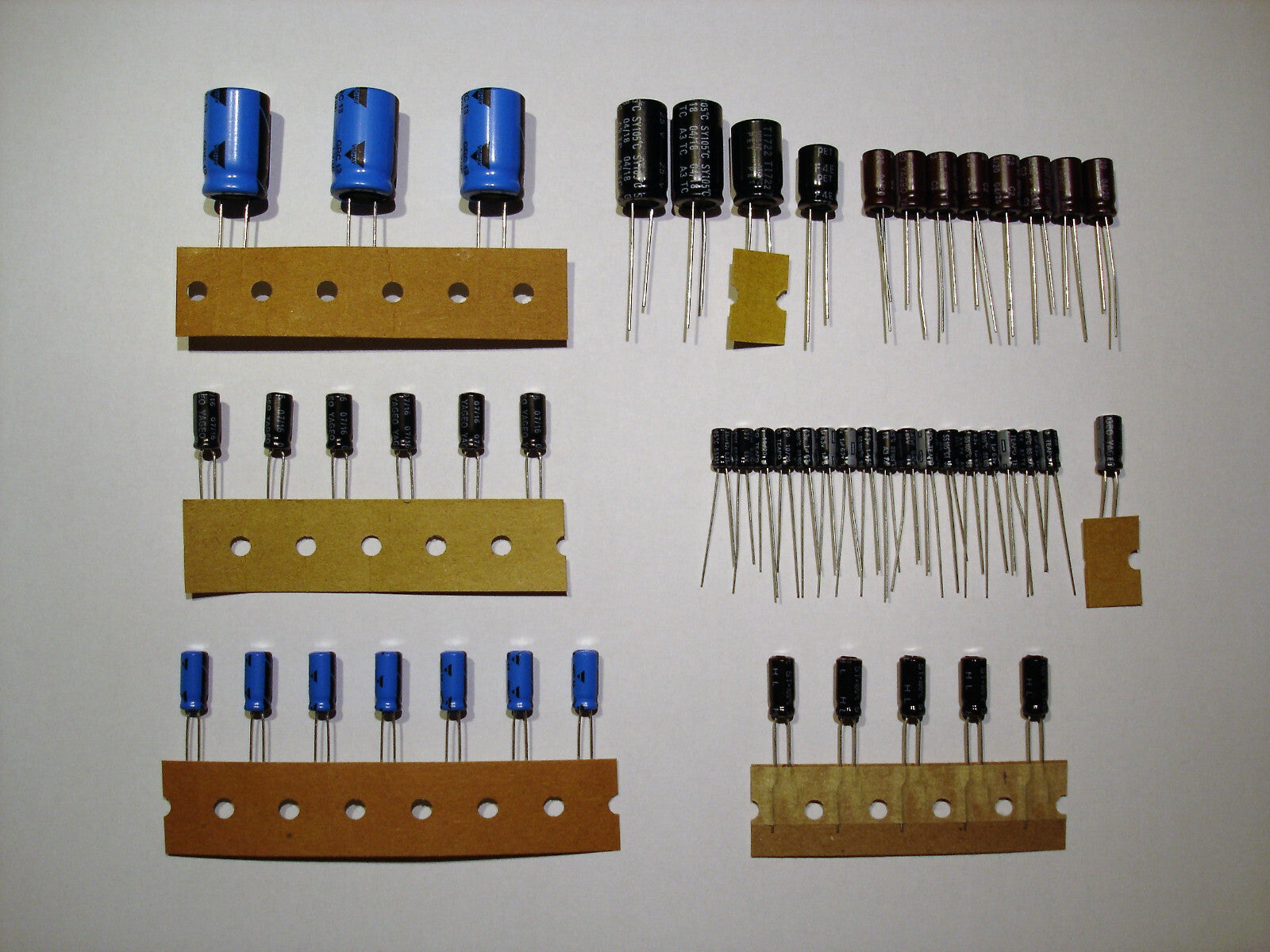 ROLAND RE-201 Elektrolyt-Kondensator-Set komplett recap repair