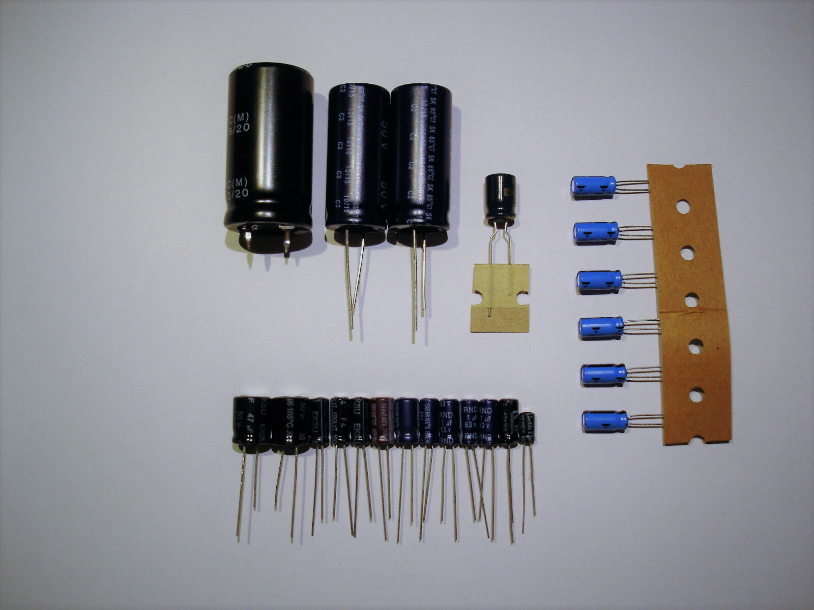 ROLAND D-50 Elektrolyt-Kondensator-Set komplett recap repair