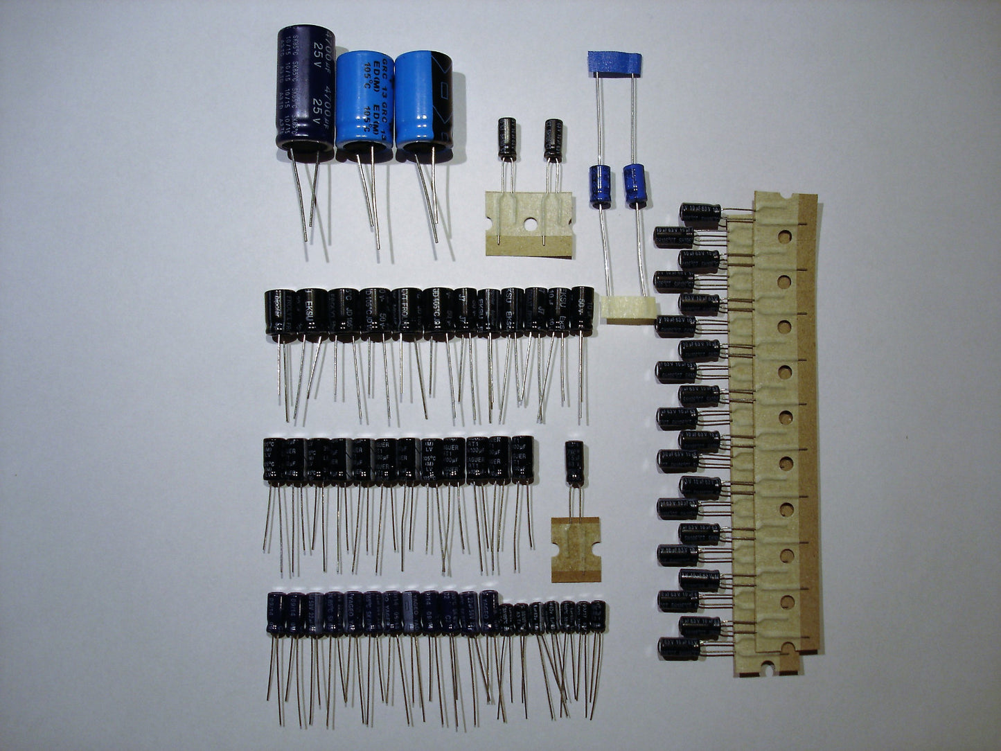 KORG Poly 61 Elektrolyt-Kondensator-Set komplett recap repair