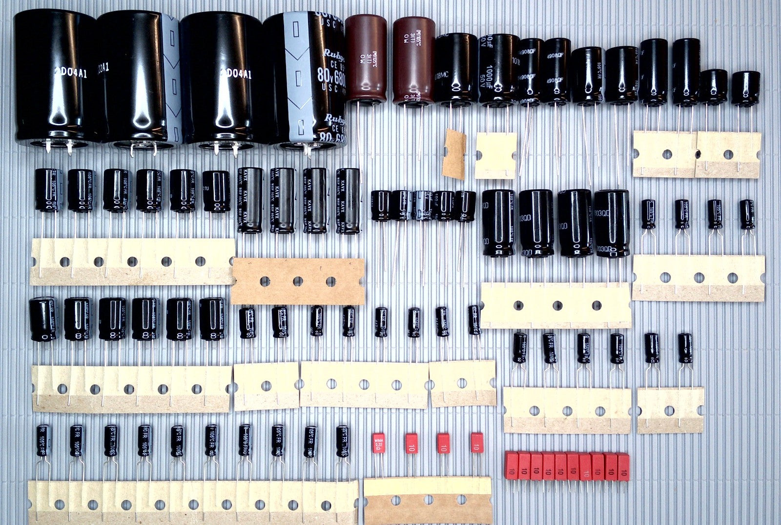 GRUNDIG FineArts A9000 Elektrolyt-Kondensator-Set Panasonic WIMA recap repair
