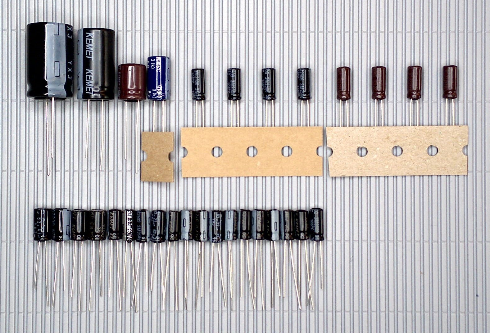 GRUNDIG CF 5000/5000-2 Elektrolyt-Kondensator-Set komplett recap repair