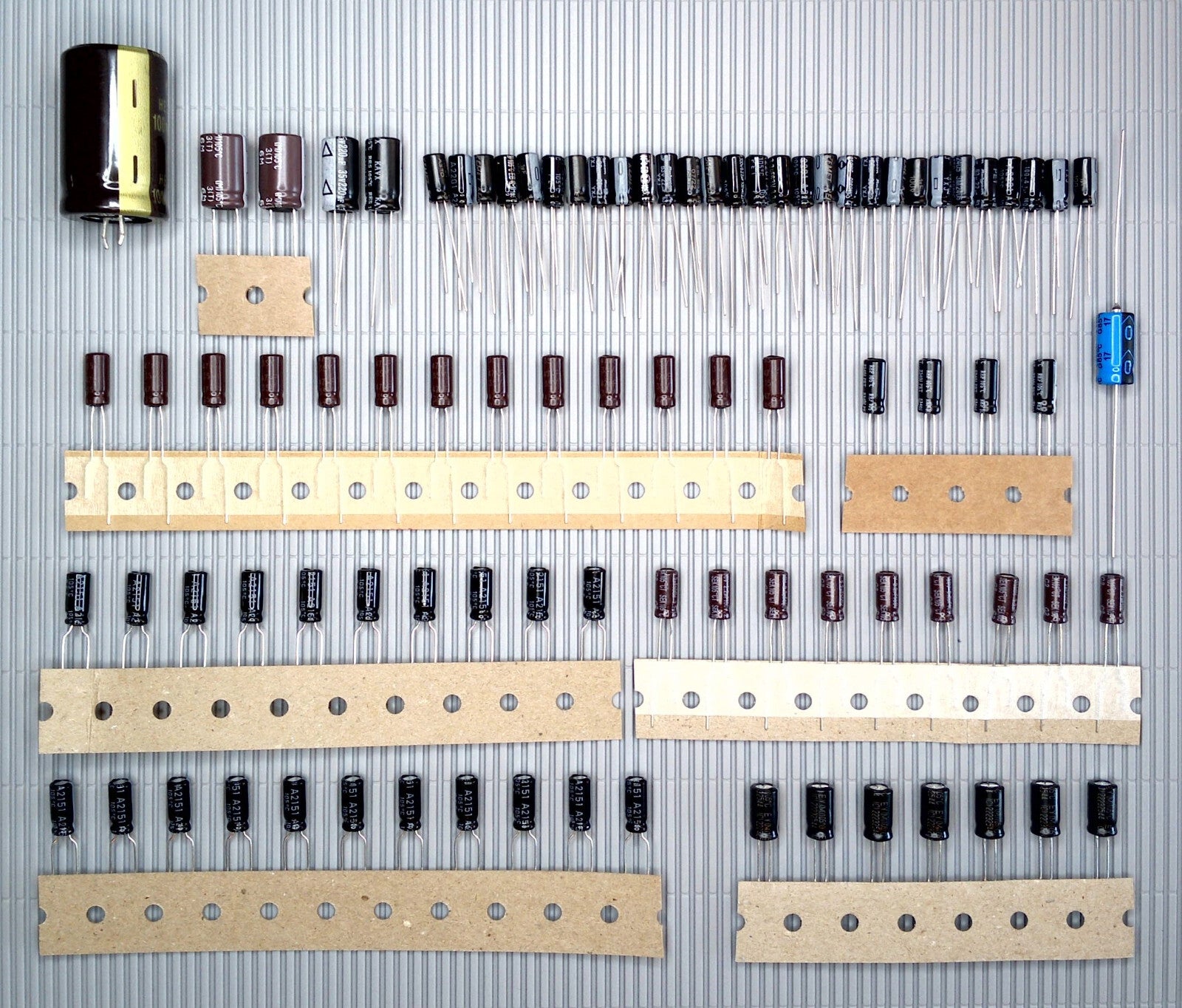 AKAI GX 650 D Elektrolyt-Kondensator-Set komplett QUALITÄT WÄHLBAR recap repair