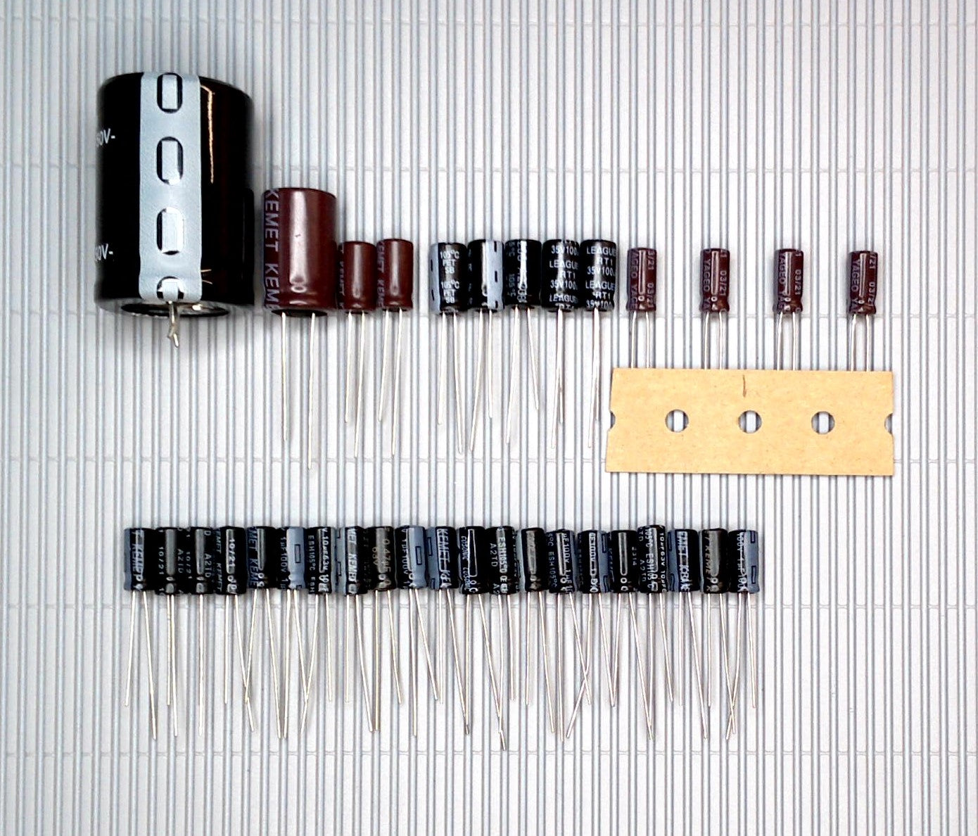 Grundig CBH 2000 CB radio electrolytic capacitor set complete electolytics for recap and repair